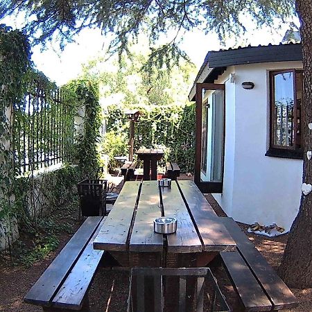 Kuru-Kuru Guesthouse Kuruman Esterno foto